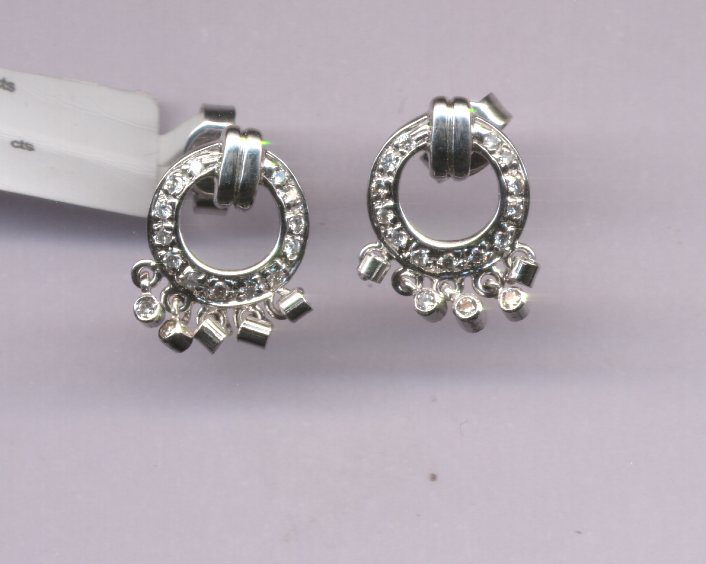 Beautiful 18 Kt Gold  Natural Diamond Earing